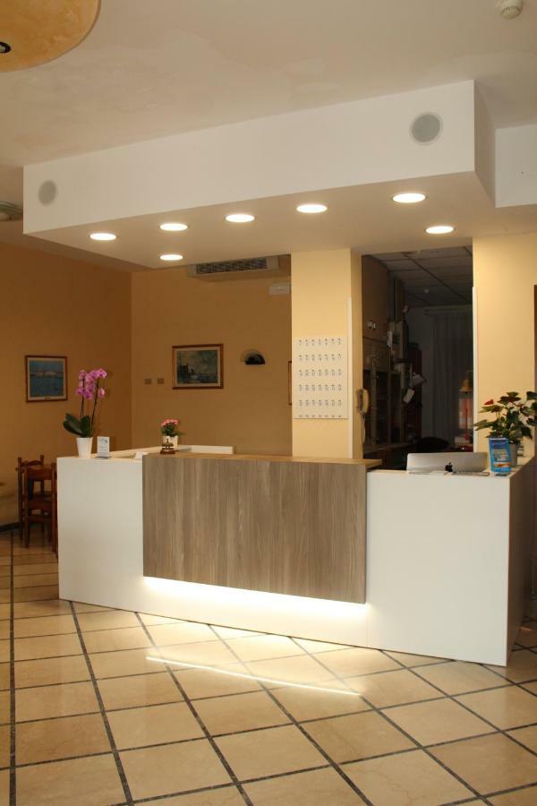 Hotel Caravel Sottomarina Esterno foto