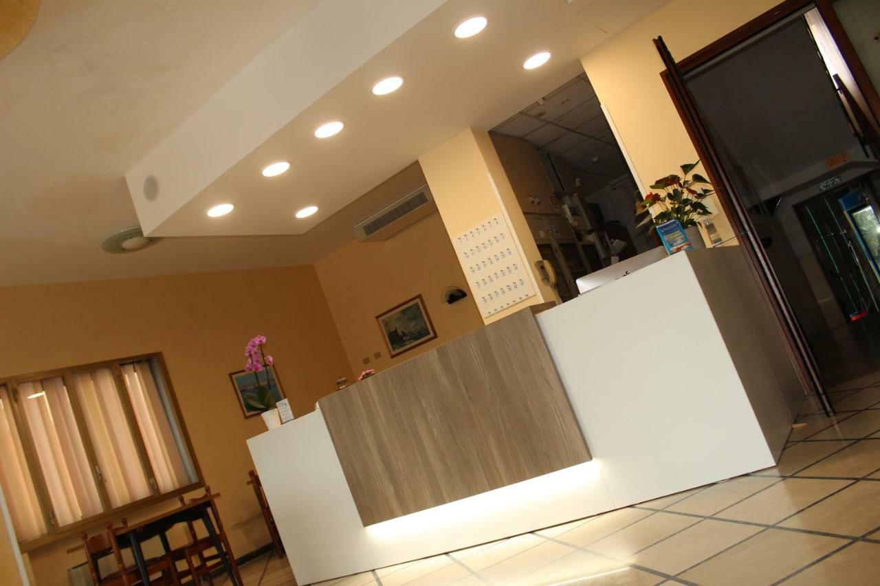 Hotel Caravel Sottomarina Esterno foto